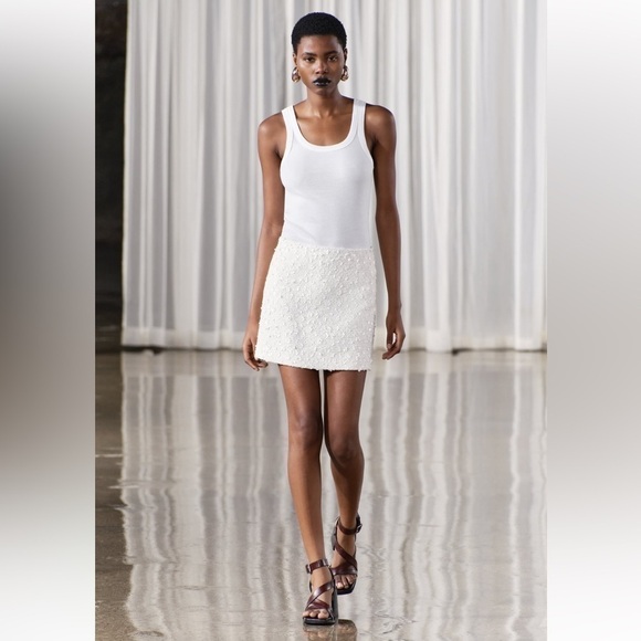 New ZARA Sequin Mini Skirt ZW Collection - Picture 3 of 10